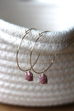 Lade das Bild in den Galerie-Viewer, OHRRINGE POPPY VERGOLDET RED WOOD