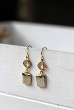 Lade das Bild in den Galerie-Viewer, OHRRINGE HARMONY PERLMUTT VERGOLDET