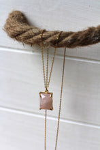 Lade das Bild in den Galerie-Viewer, KETTE AJA ROSENQUARZ VERGOLDET