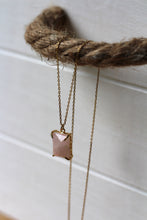Lade das Bild in den Galerie-Viewer, KETTE AJA ROSENQUARZ VERGOLDET