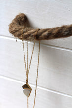 Lade das Bild in den Galerie-Viewer, KETTE LEELA PERLMUTT VERGOLDET