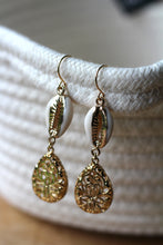 Lade das Bild in den Galerie-Viewer, OHRRINGE SEASHELL VERGOLDET