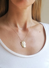 Lade das Bild in den Galerie-Viewer, KETTE SERENITY VERGOLDET