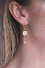 Lade das Bild in den Galerie-Viewer, OHRRINGE NORTHSTAR VERGOLDET OPAL