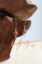 Lade das Bild in den Galerie-Viewer, OHRRINGE INDIA VERGOLDET RED WOOD