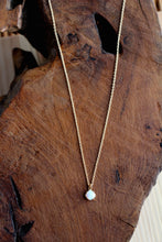 Lade das Bild in den Galerie-Viewer, Goldschmuck Kette mit Opal Anhänger by Jamie Flynn