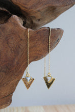 Lade das Bild in den Galerie-Viewer, OHRRINGE ARROW VERGOLDET