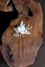 Lade das Bild in den Galerie-Viewer, HAARNADEL MARIE