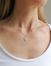 Lade das Bild in den Galerie-Viewer, KETTE EVIL EYE CHARM VERGOLDET
