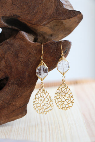 Goldene Ohrringe im Boho Stil auch für die Braut by Jamie Flynn