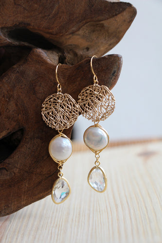 Ohrringe mit Perlen und Glasstein im Boho Stil by Jamie Flynn