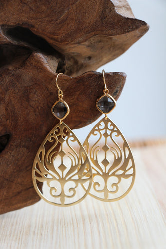 Matt goldene Ohrringe im Boho Stil by Jamie Flynn