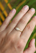 Lade das Bild in den Galerie-Viewer, RING GODDESS EYE OPAL VERGOLDET
